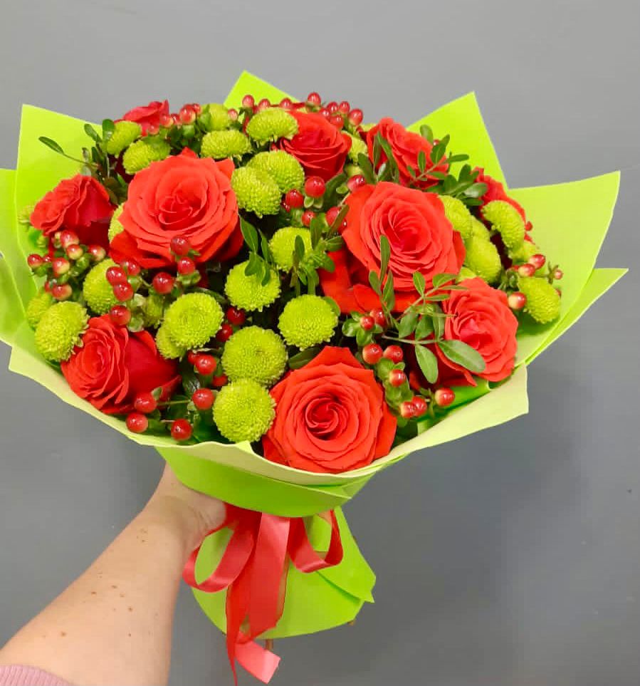 Букет цветов из: Хризантемы и Розы в Поселке Учхоза Александрова