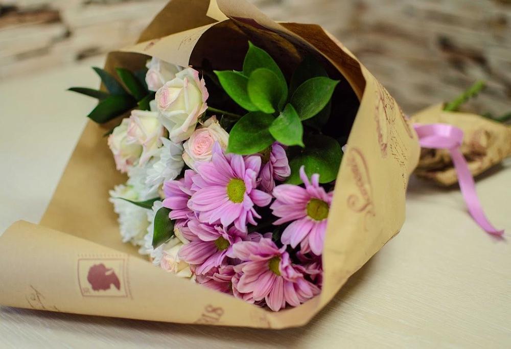 Букет цветов из: Розы и Хризантемы в Поселке Учхоза Александрова