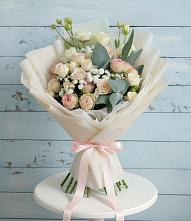 Букет цветов из:  Розы и Лизиантусы в Поселке Учхоза Александрова