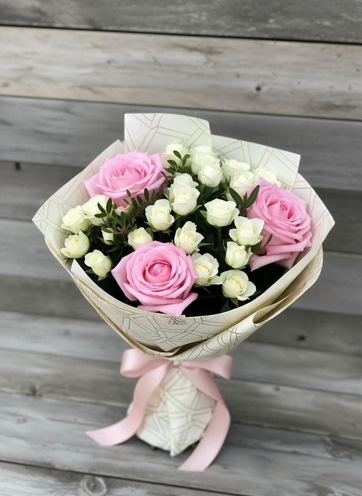 Букет цветов из: Розы в Поселке Учхоза Александрова