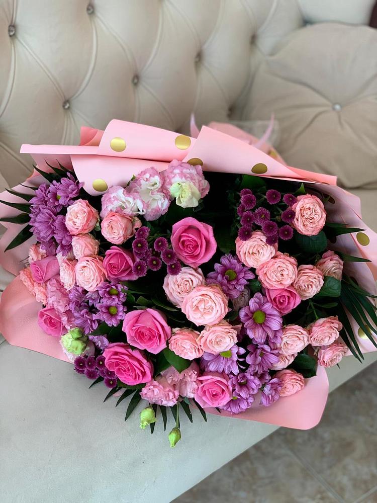 Букет цветов из: Хризантемы, Розы и Лизиантусы в Поселке Учхоза Александрова