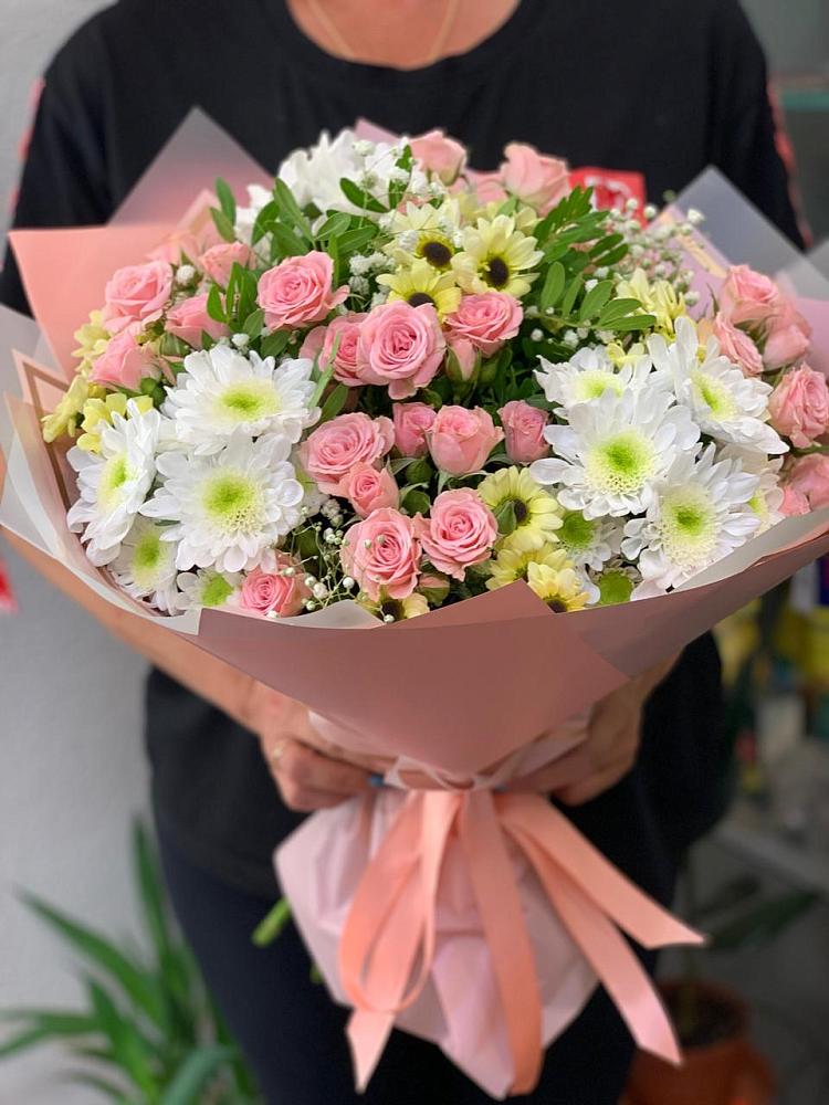 Букет цветов из: Розы и Хризантемы в Поселке Учхоза Александрова