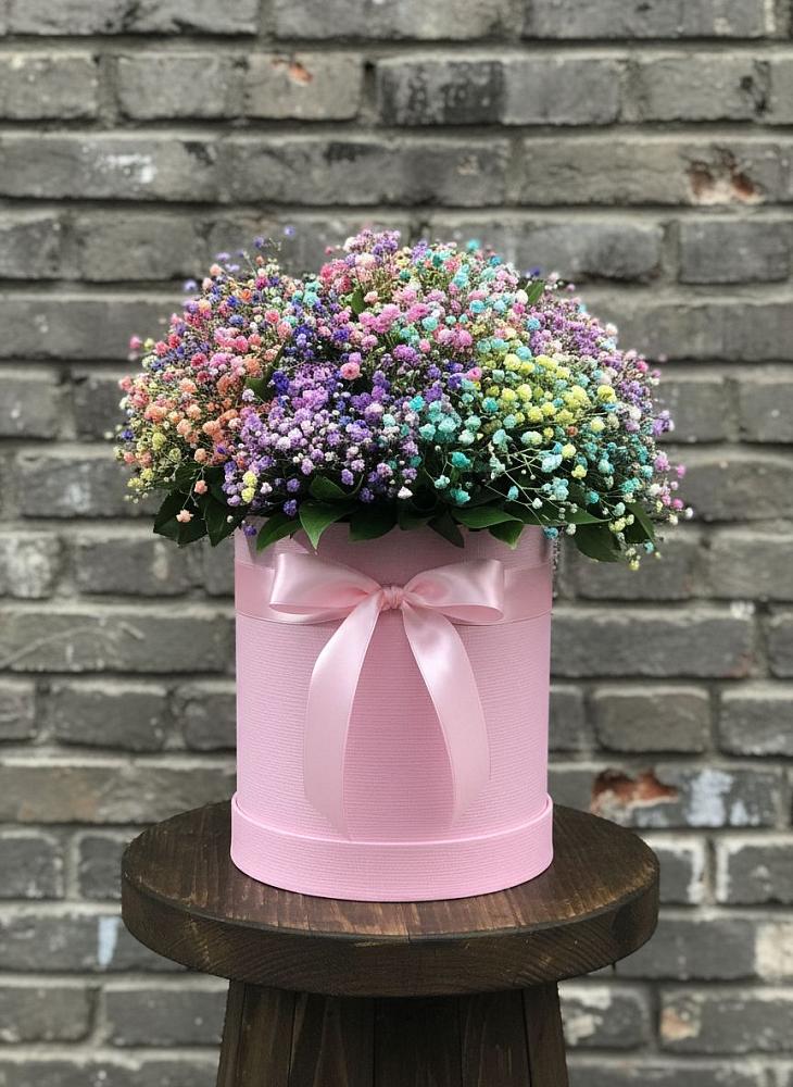Цветочная композиция из Гипсофила и Розы в шляпной коробке в Поселке Учхоза Александрова