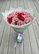 Букет цветов из:  Альстромерии в Поселке Учхоза Александрова