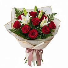Букет цветов из:  Лилии и Розы в Поселке Учхоза Александрова