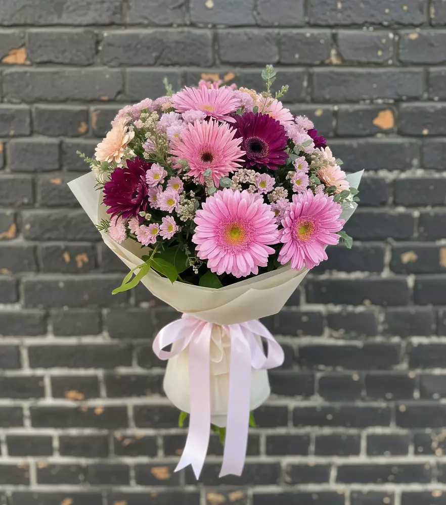 Букет цветов из: Герберы и Хризантемы в Поселке Учхоза Александрова