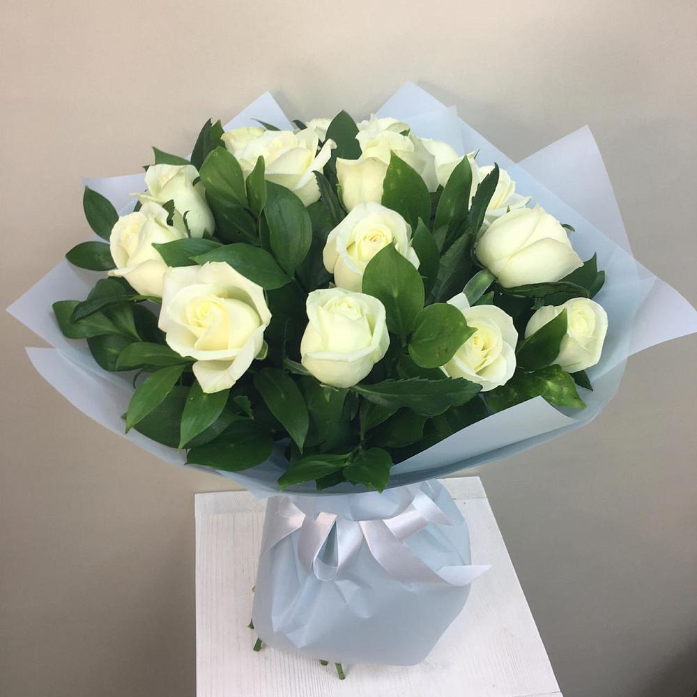 Букет 15 Белых роз Проуд в Поселке Учхоза Александрова
