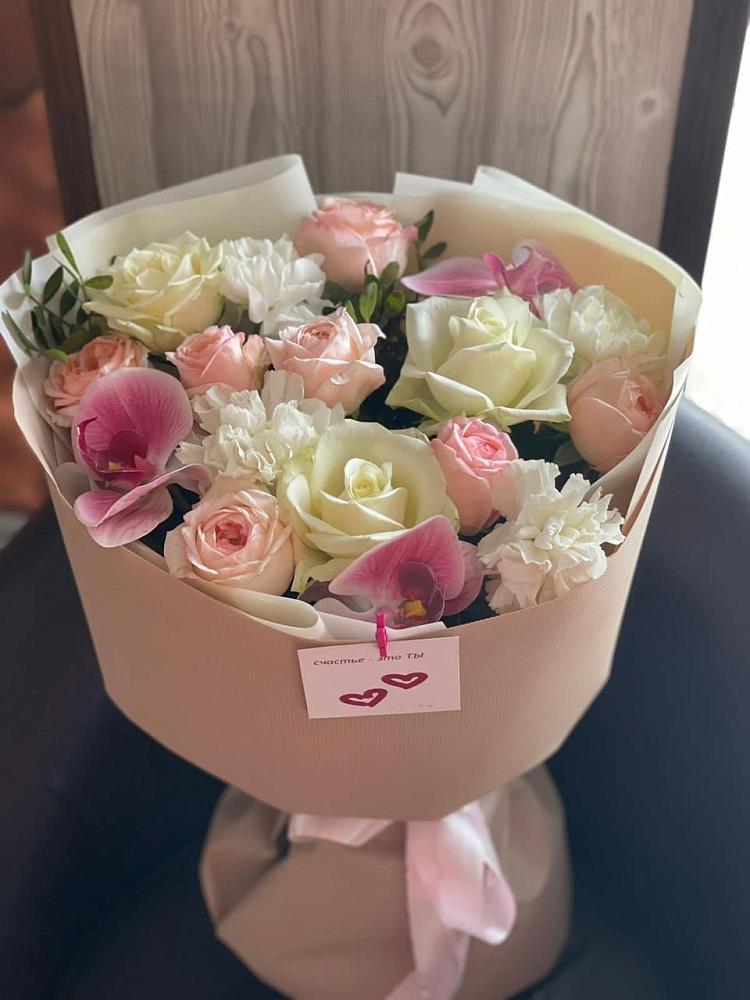 Букет цветов из: Орхидеи, Розы и Гвоздики в Поселке Учхоза Александрова