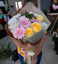 Букет цветов из:  Герберы, Розы и Хризантемы в Поселке Учхоза Александрова