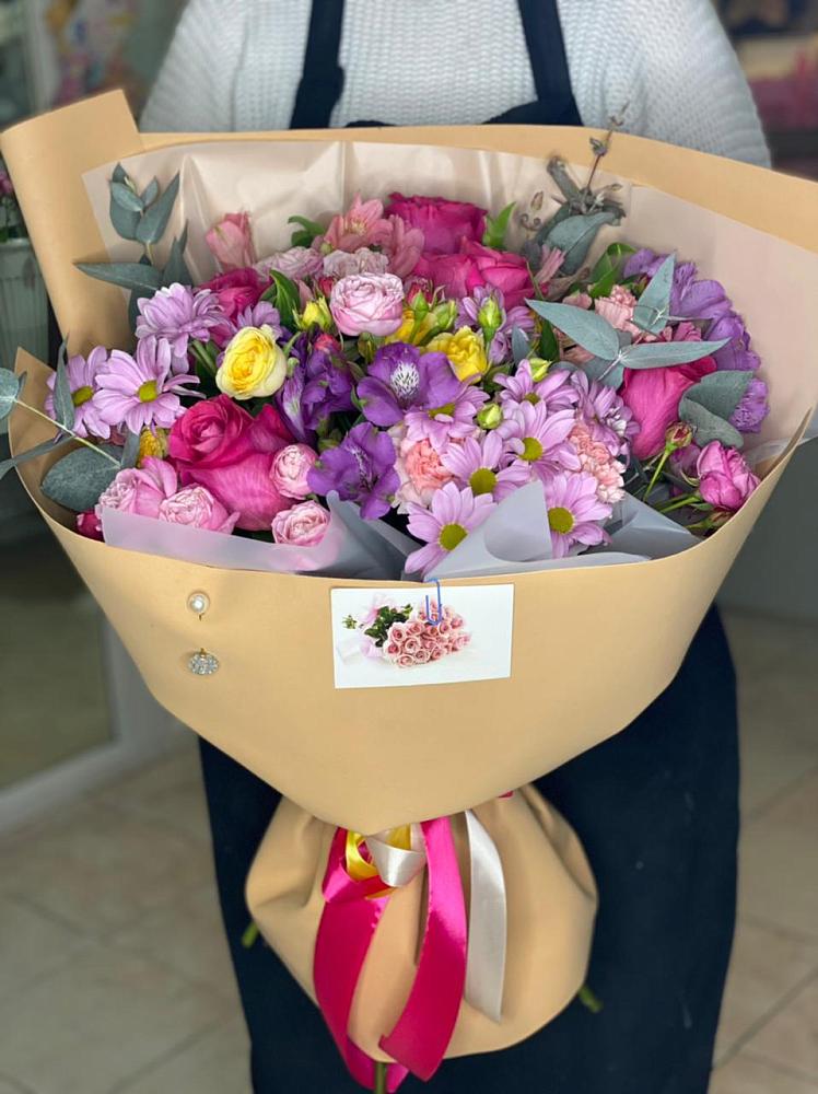 Букет цветов из: Хризантемы, Гвоздики и Альстромерии в Поселке Учхоза Александрова