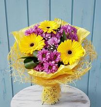 Букет цветов из:  Хризантемы и Герберы в Поселке Учхоза Александрова