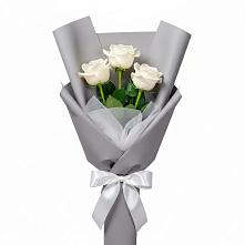 Букет 3 белые розы в Поселке Учхоза Александрова