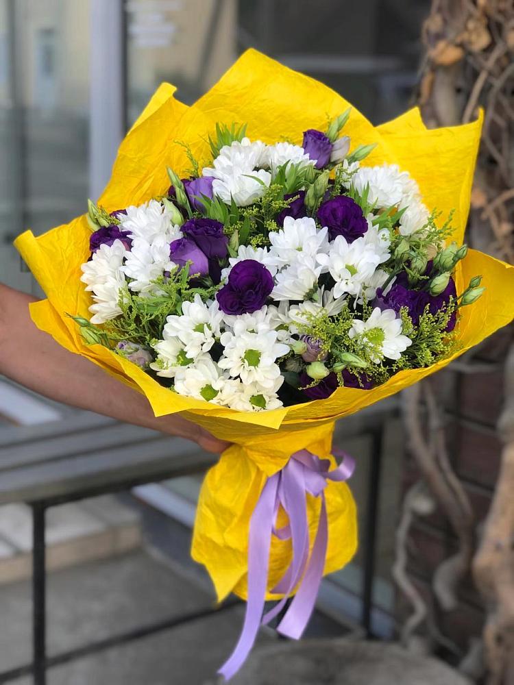 Букет цветов из: Ирисы, Хризантемы и Ромашки в Поселке Учхоза Александрова