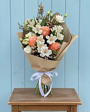 Букет цветов из:  Альстромерии, Лизиантусы, Розы и Хризантемы #REPLACE_PRED# Поселке Учхоза Александрова