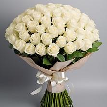 Букет 101 беля роза Белоснежка в Поселке Учхоза Александрова