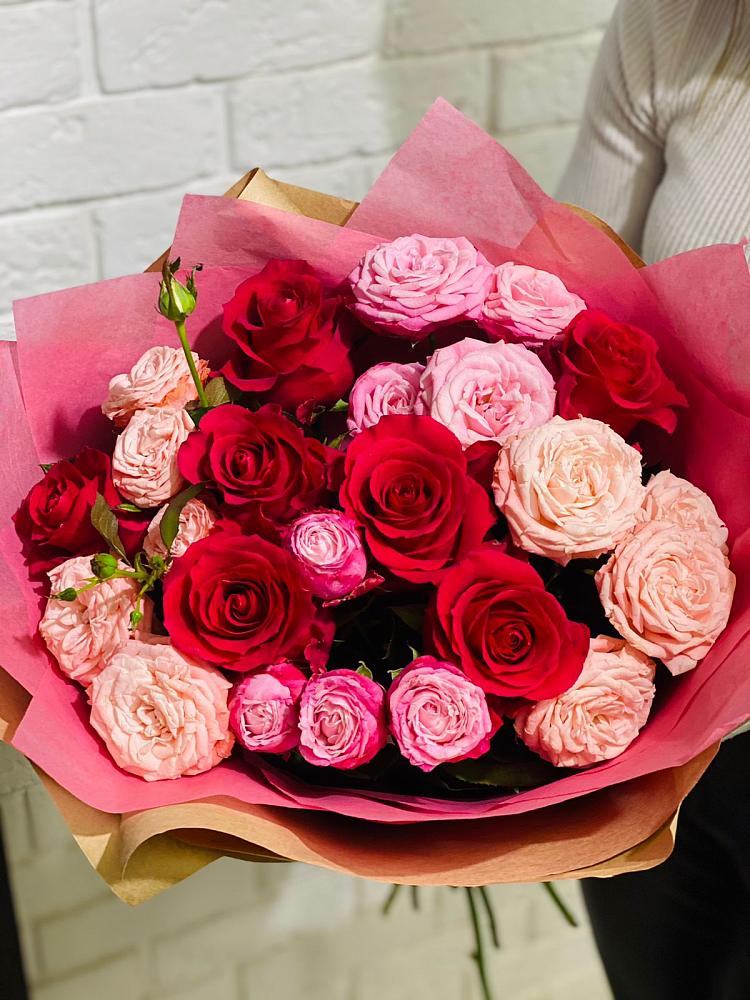 Букет цветов из: Розы в Поселке Учхоза Александрова