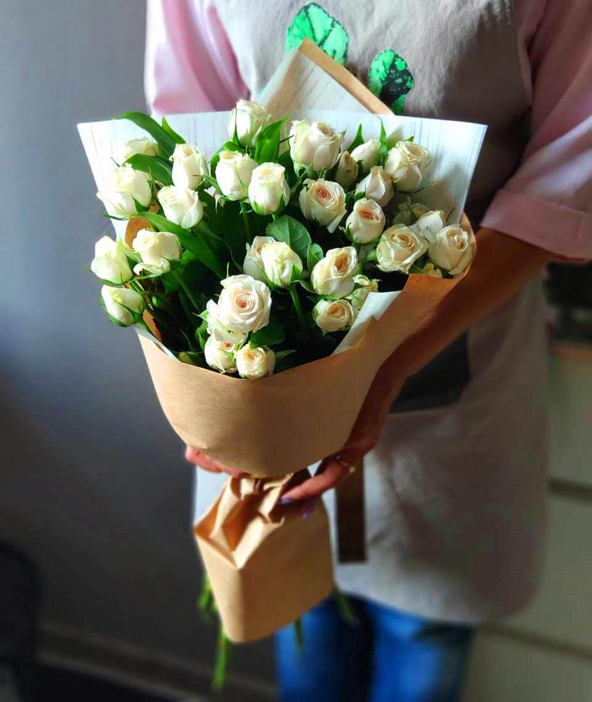 Букет цветов из: Розы в Поселке Учхоза Александрова