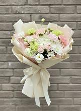 Букет цветов из:  Гвоздики, Розы, Лизиантусы и Хризантемы в Поселке Учхоза Александрова