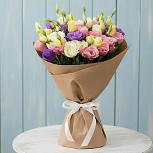 Букет цветов из:  Лизиантусы в Поселке Учхоза Александрова