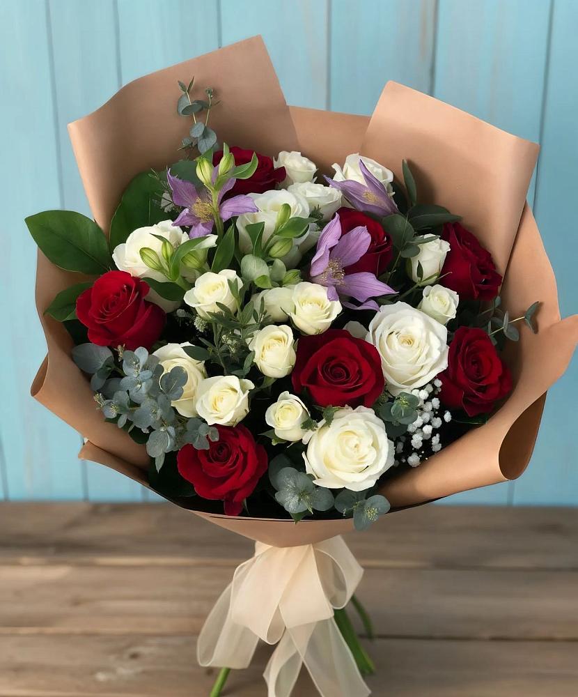 Букет цветов из: Розы и Альстромерии в Поселке Учхоза Александрова