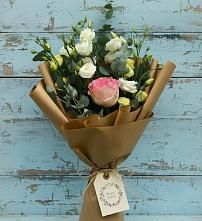 Букет цветов из:  Розы и Лизиантусы в Поселке Учхоза Александрова