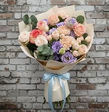 Букет цветов из:  Розы, Лизиантусы и Гвоздики в Поселке Учхоза Александрова