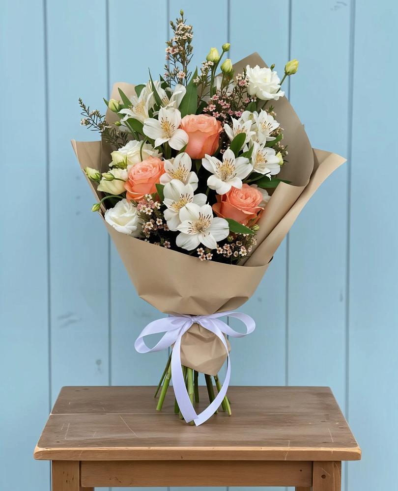 Букет цветов из: Альстромерии, Лизиантусы, Розы и Хризантемы в Поселке Учхоза Александрова