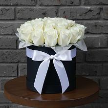 Цветочная композиция из Розы в шляпной коробке в Поселке Учхоза Александрова