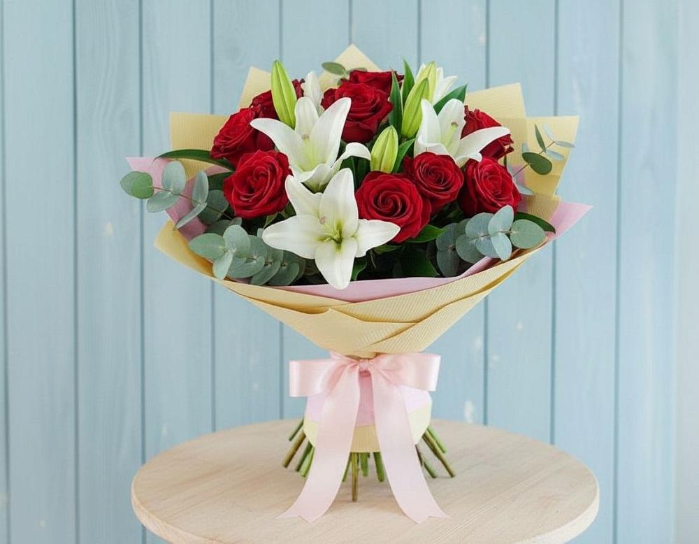 Букет цветов из: Лилии и Розы в Поселке Учхоза Александрова